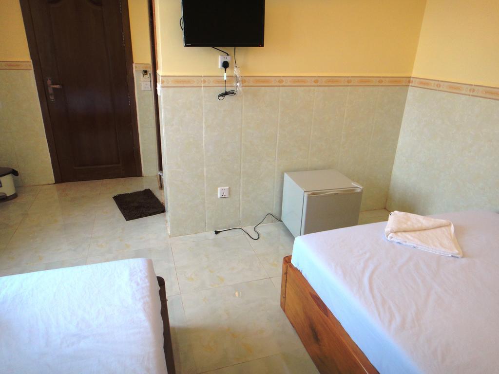 Borey Vatanac Guesthouse 캄폿 외부 사진