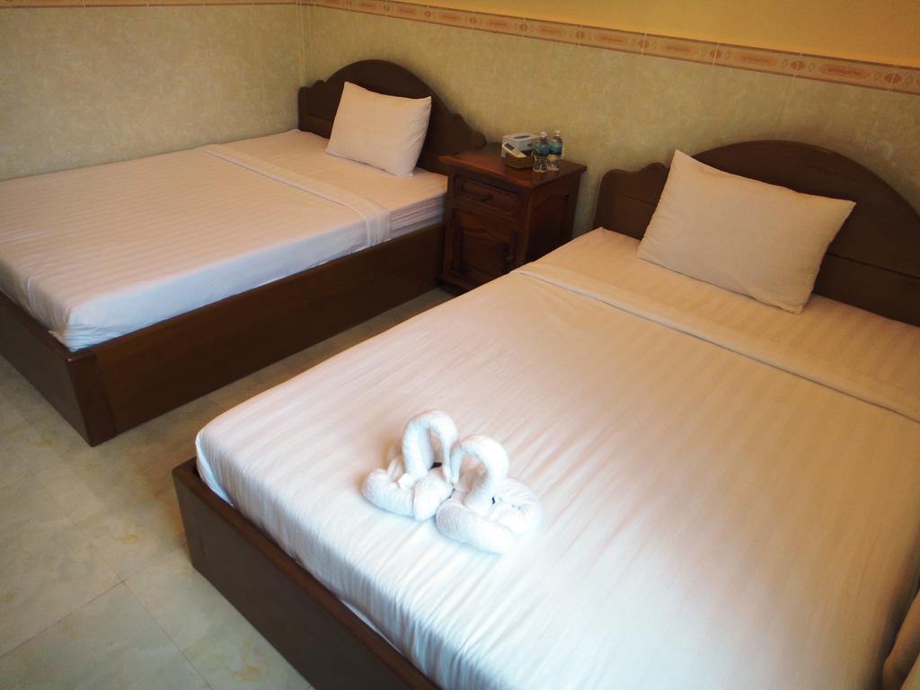 Borey Vatanac Guesthouse 캄폿 외부 사진