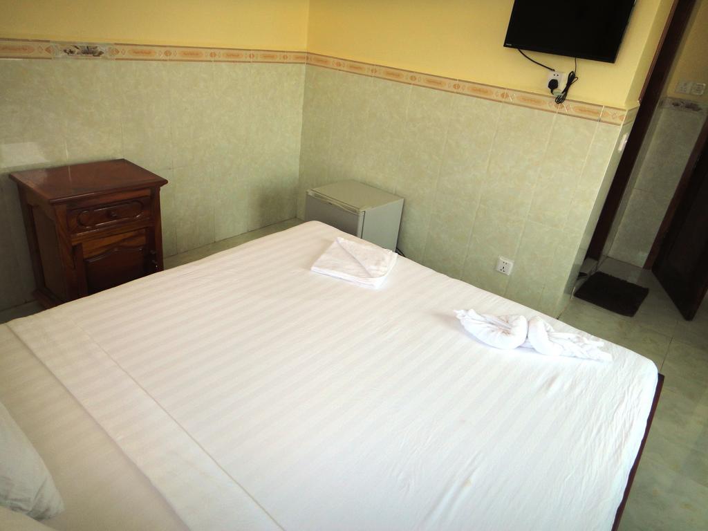 Borey Vatanac Guesthouse 캄폿 외부 사진