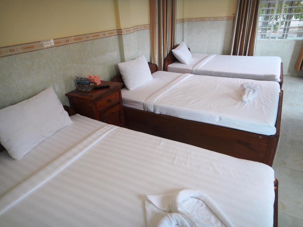 Borey Vatanac Guesthouse 캄폿 외부 사진