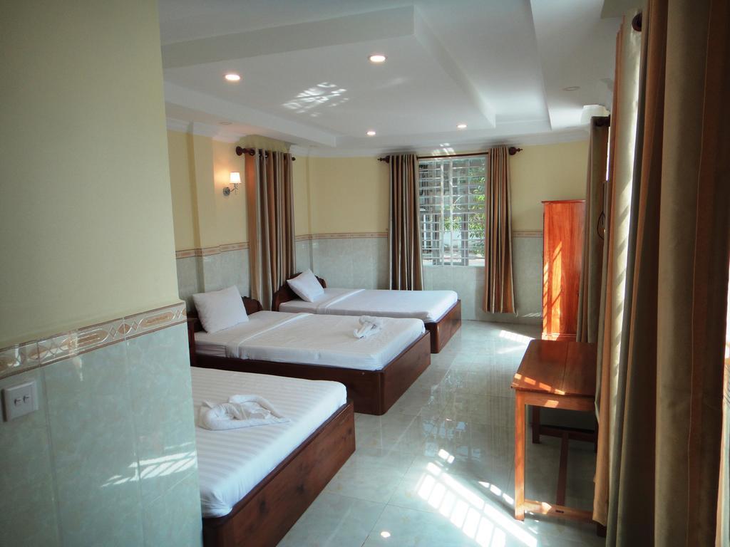 Borey Vatanac Guesthouse 캄폿 외부 사진