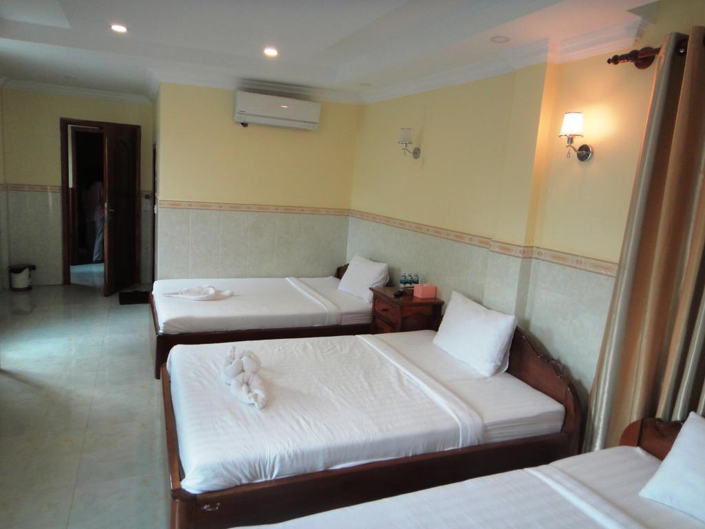 Borey Vatanac Guesthouse 캄폿 외부 사진