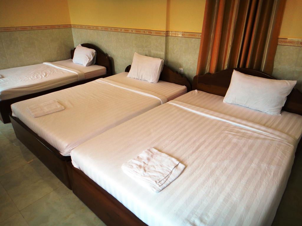 Borey Vatanac Guesthouse 캄폿 외부 사진