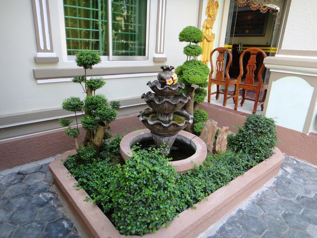 Borey Vatanac Guesthouse 캄폿 외부 사진