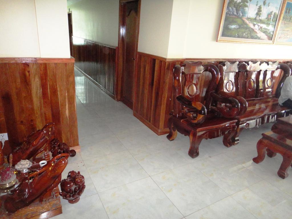 Borey Vatanac Guesthouse 캄폿 외부 사진