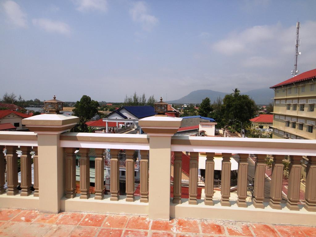 Borey Vatanac Guesthouse 캄폿 외부 사진