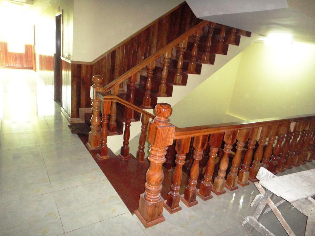 Borey Vatanac Guesthouse 캄폿 외부 사진