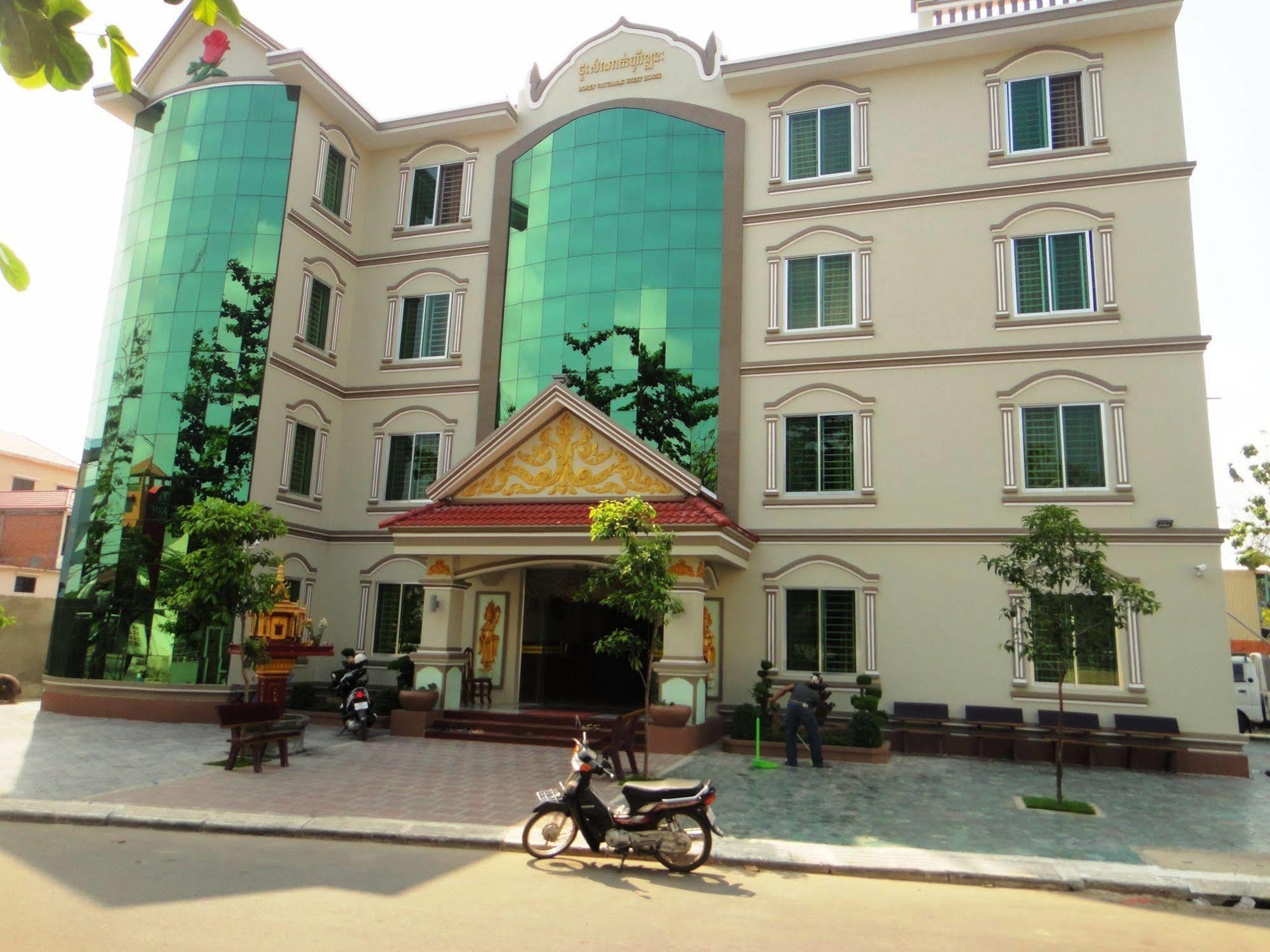 Borey Vatanac Guesthouse 캄폿 외부 사진