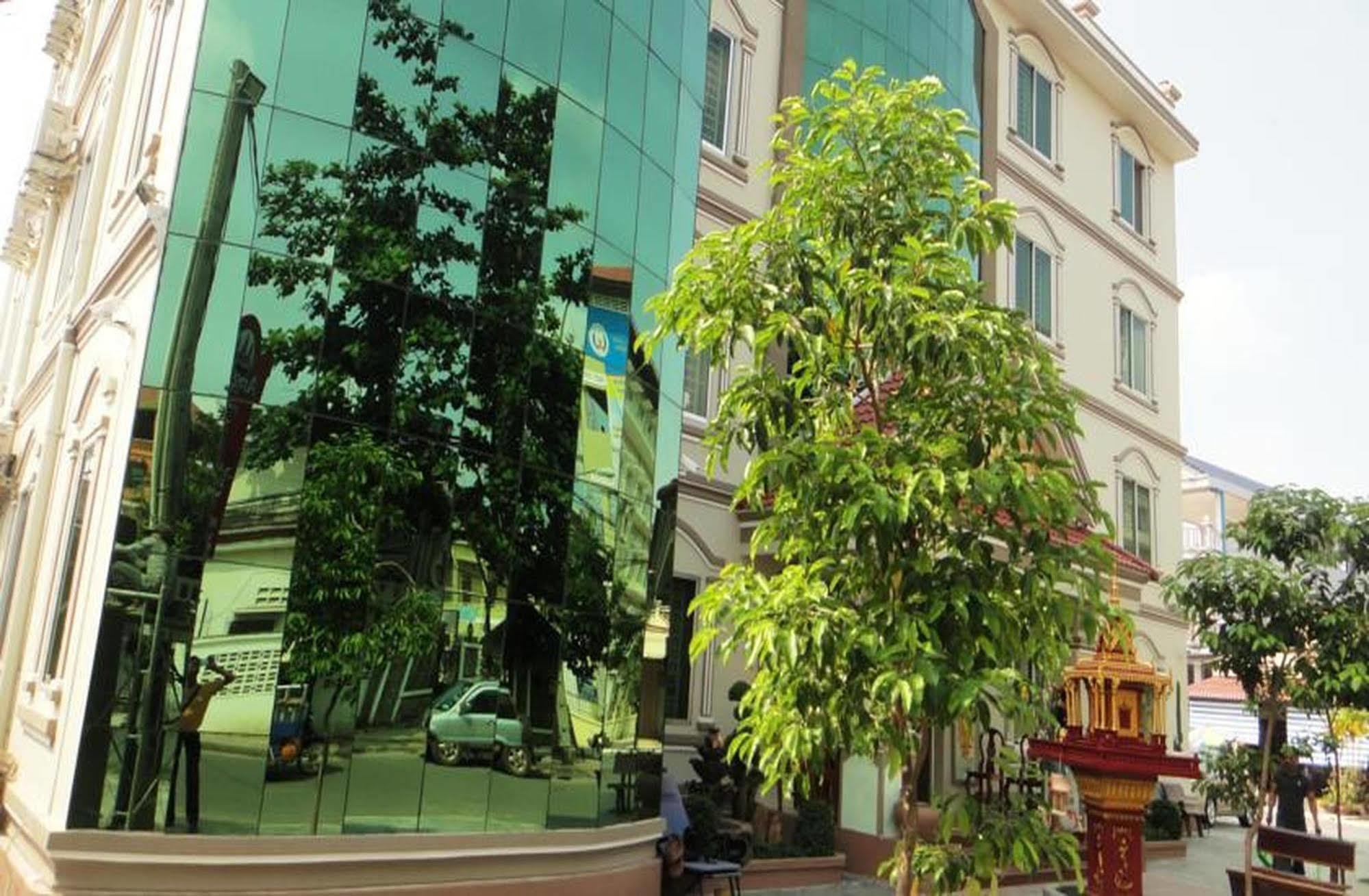 Borey Vatanac Guesthouse 캄폿 외부 사진
